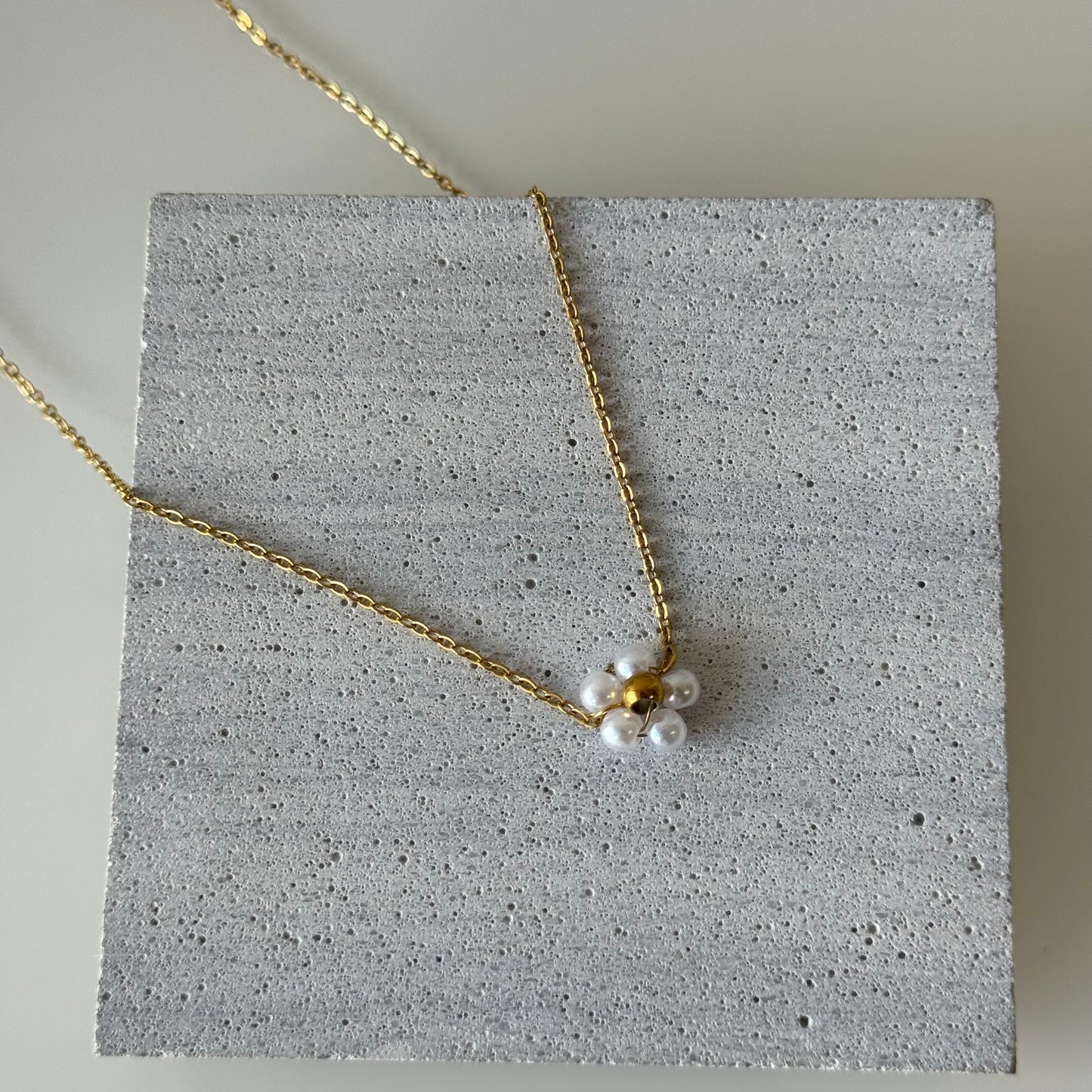 daisy necklace