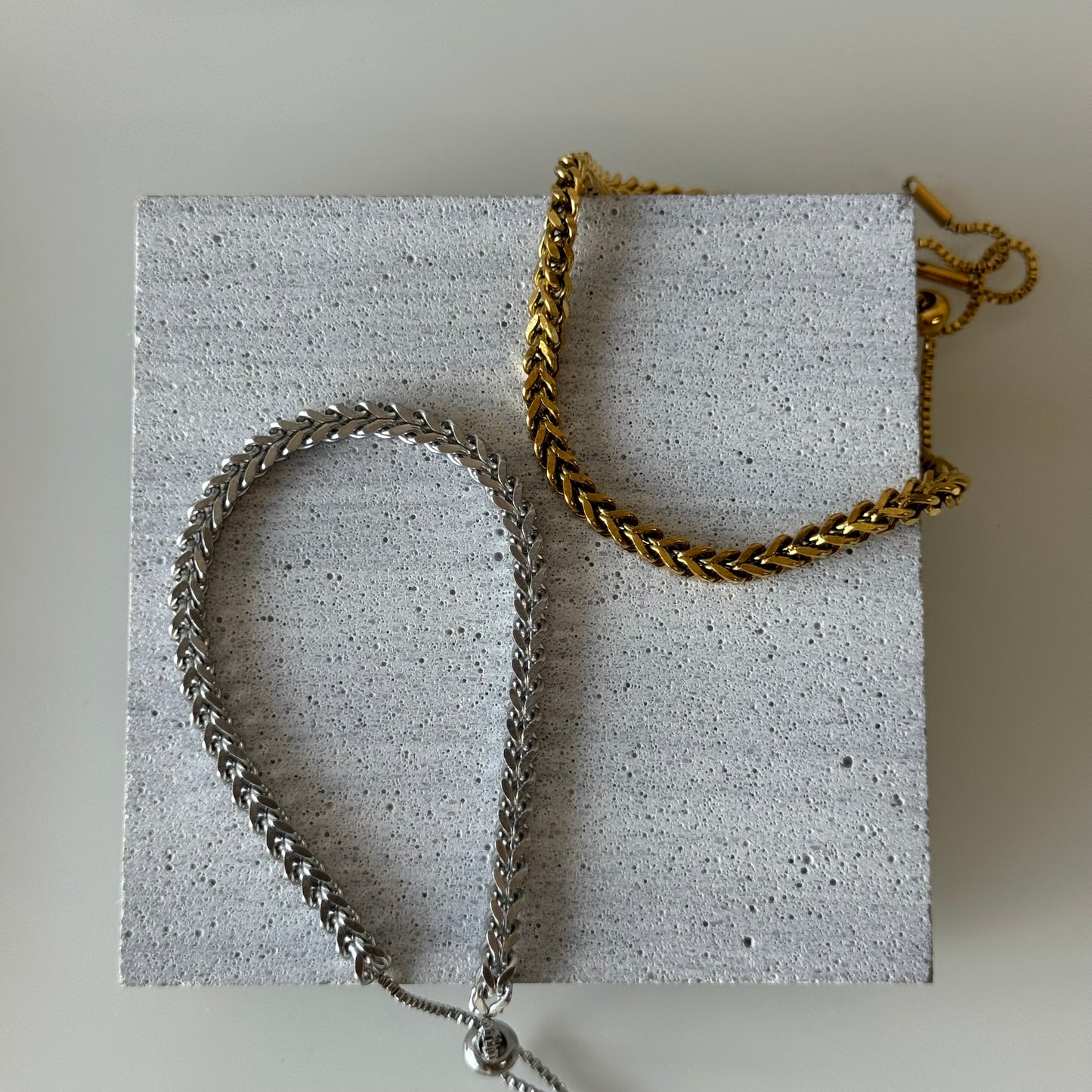 chain ajustable bracelet